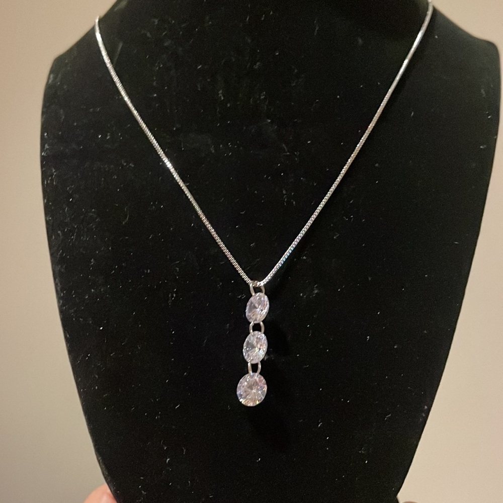 3 crystal pendant elegant Swarovski elements necklace, great for the holidays.